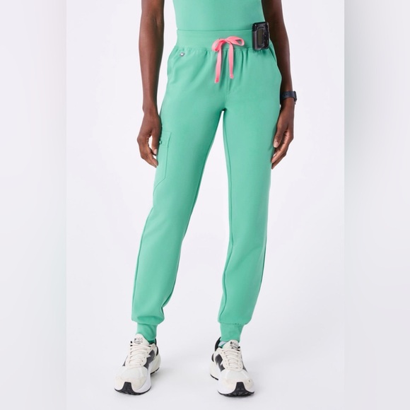 FIGS Scrub Set - Picture 4 of 5